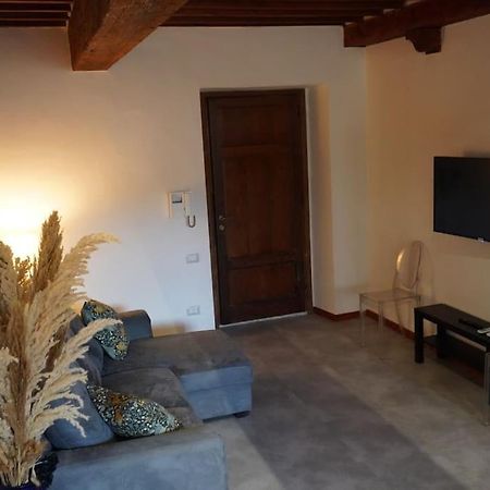 Loft Moderno Ubicato Nel Centro Storico Di Lucca Apartment Luaran gambar