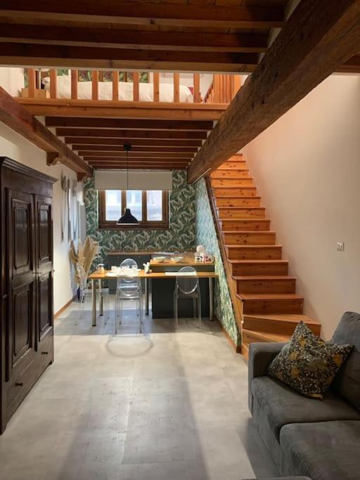 Loft Moderno Ubicato Nel Centro Storico Di Lucca Apartment Luaran gambar