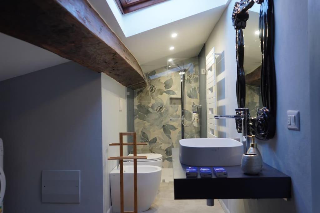 Loft Moderno Ubicato Nel Centro Storico Di Lucca Apartment Luaran gambar